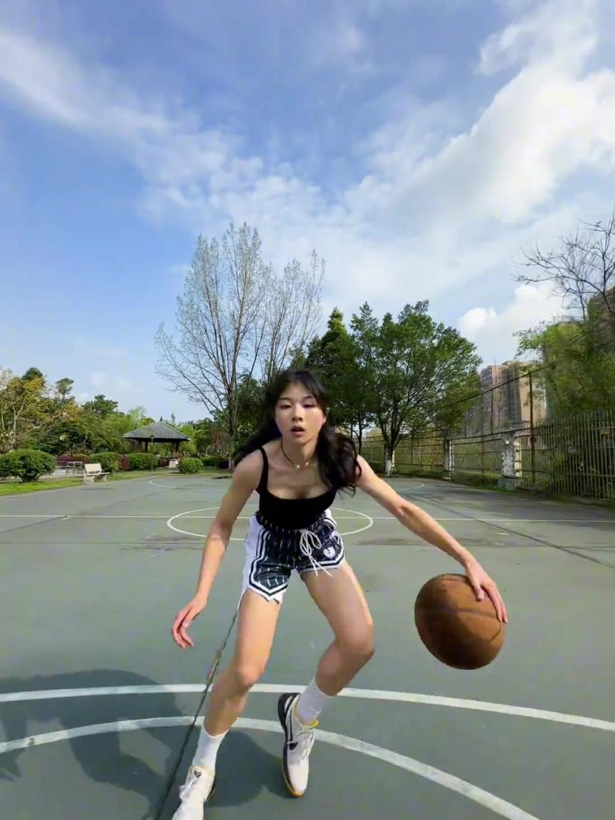 看著有點(diǎn)實(shí)力，敢背打我不？